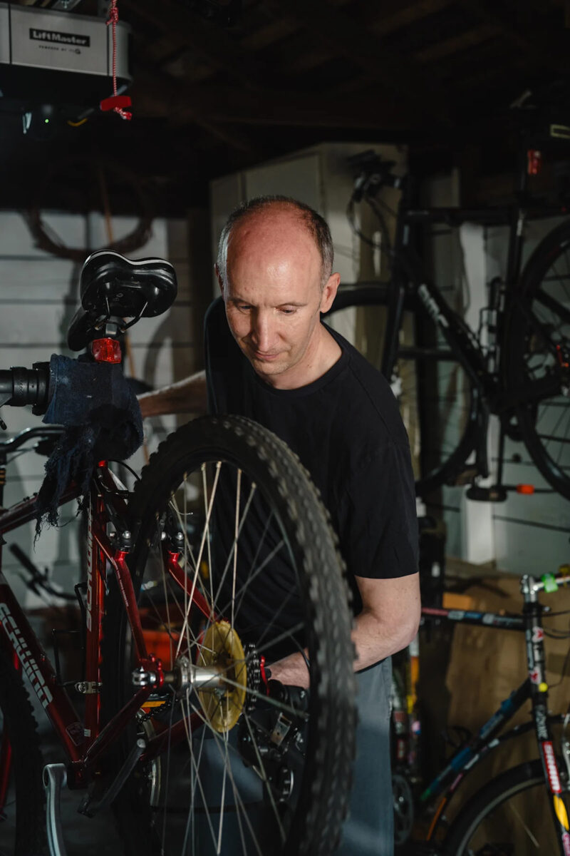 After a Brain Injury Erased His Career Memories, a Seattle Man Repairs and Donates Bicycles for Free