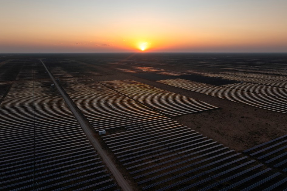 Texas broke its all time electricity demand record twice in two days during a brutal heat wave, but the grid held with no conservation alerts thanks to record solar and battery output, a stark turnaround from the blackouts that hit Texans in 2021