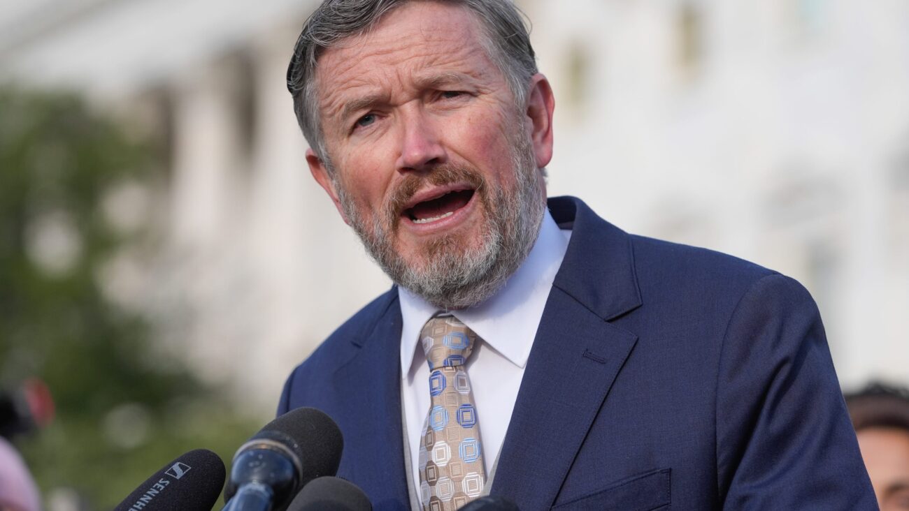 Massie introduces bill to restrict federal funding for Flock cameras